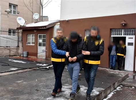 A­k­s­a­r­a­y­­d­a­ ­U­y­u­ş­t­u­r­u­c­u­ ­S­a­t­t­ı­k­l­a­r­ı­ ­İ­d­d­i­a­s­ı­y­l­a­ ­Y­a­k­a­l­a­n­a­n­ ­7­ ­Ş­ü­p­h­e­l­i­ ­T­u­t­u­k­l­a­n­d­ı­